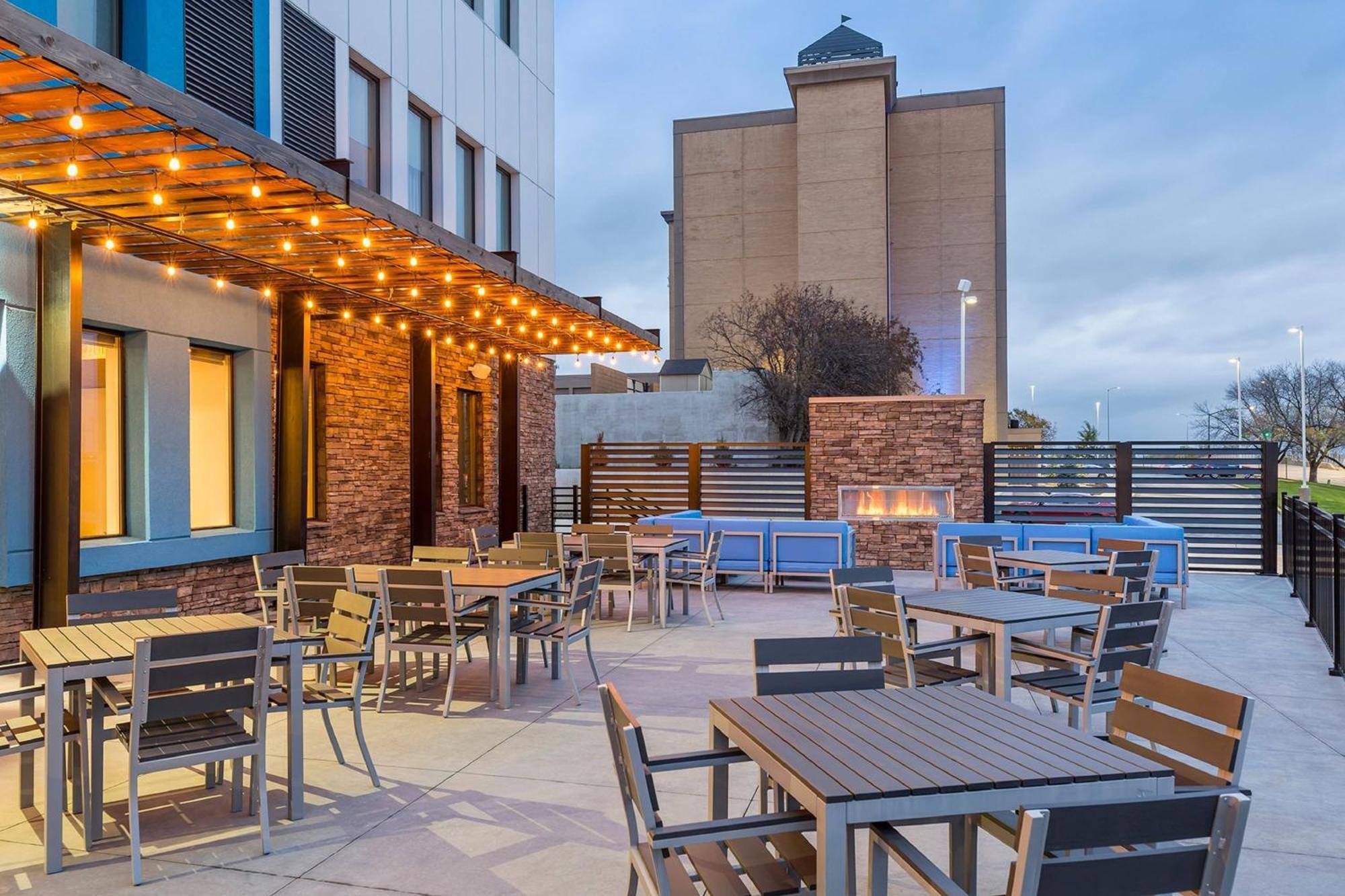 Fairfield Inn & Suites By Marriott Des Moines Downtown Exterior foto